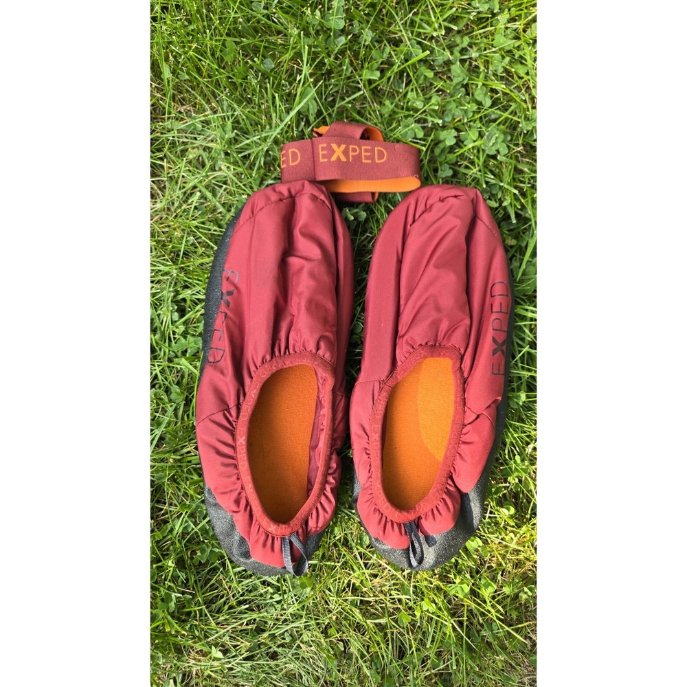 EXPED Camp Slippers Medium Burgundy Insulated Backpacking Camping Shoes M